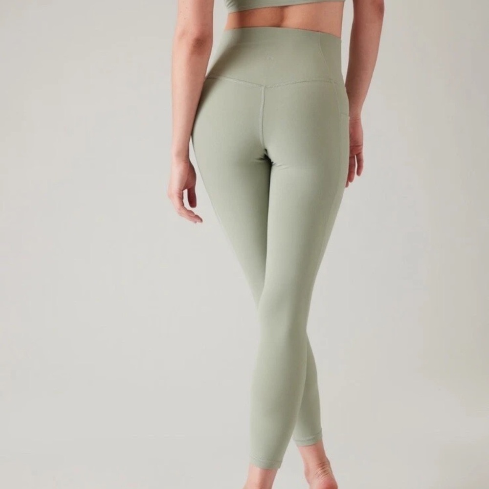 Athleta salutation stash leggings 7/8